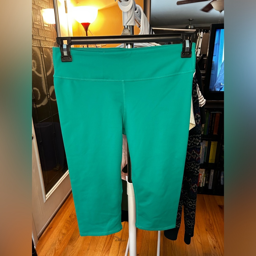 FABLETICS Capri Leggings M